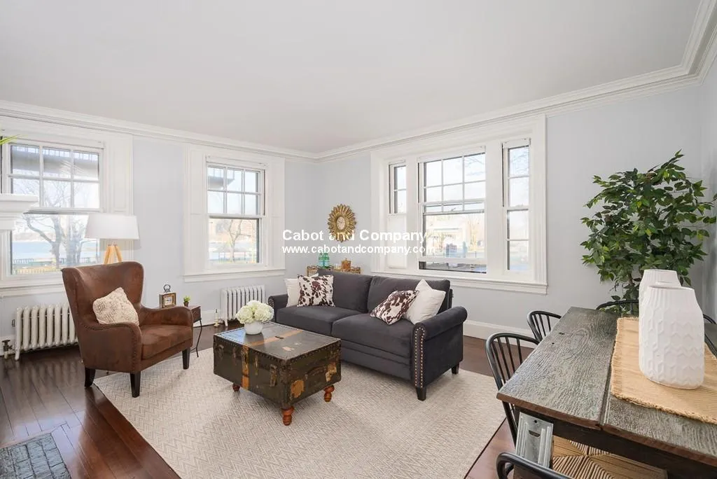 2 bed, 1 bath apartment for rent at 112 Pinckney St Unit 12, Beacon Hill — photo 4 of 17