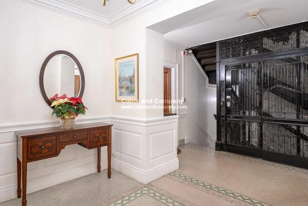 2 bed, 1 bath apartment for rent at 112 Pinckney St Unit 12, Beacon Hill — photo 15 of 17