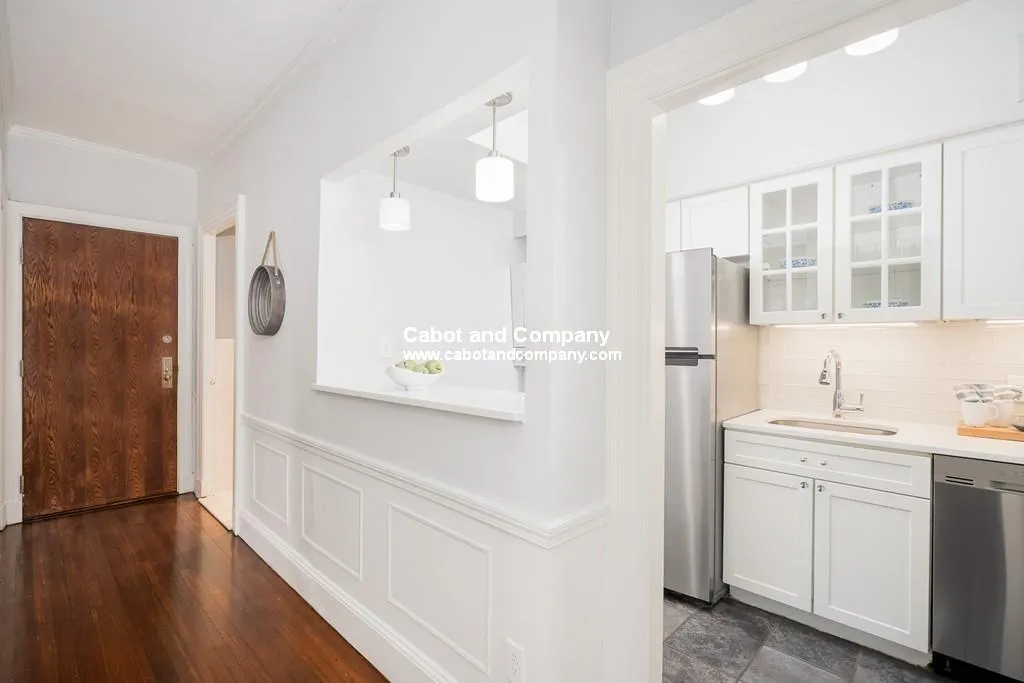 2 bed, 1 bath apartment for rent at 112 Pinckney St Unit 12, Beacon Hill — photo 7 of 17