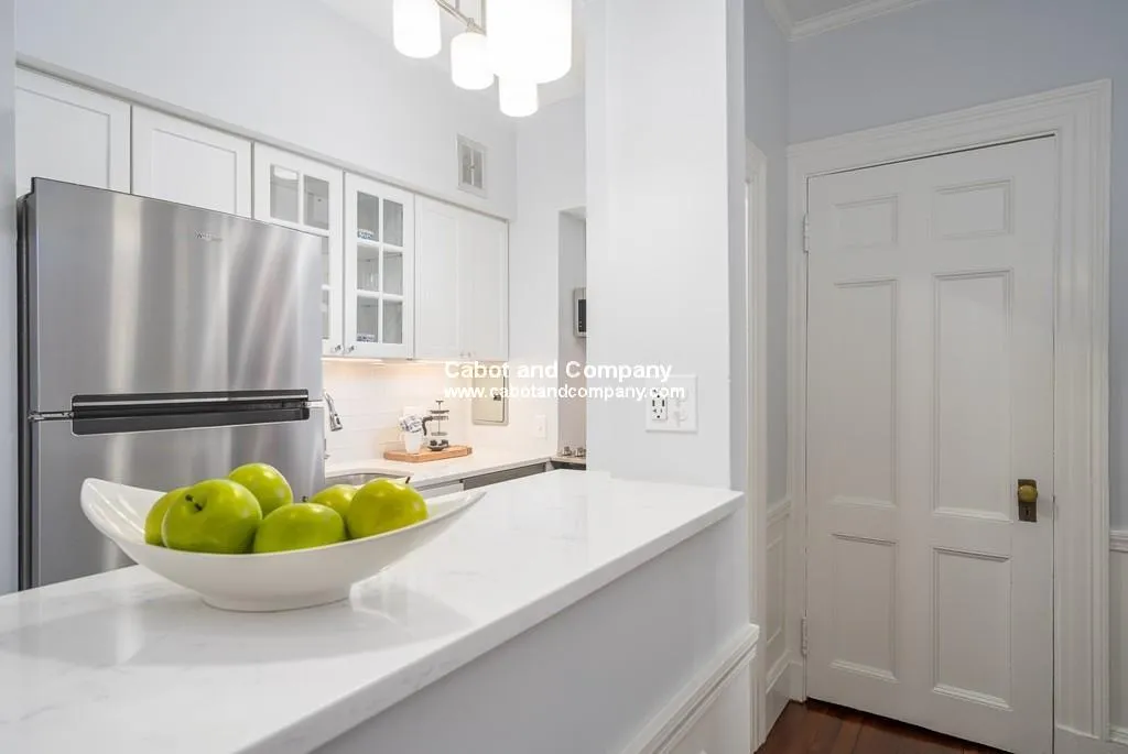 2 bed, 1 bath apartment for rent at 112 Pinckney St Unit 12A, Beacon Hill — photo 5 of 17