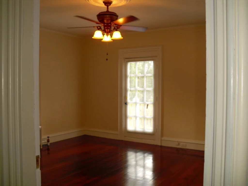 2 bed, 1 bath apartment for rent at 112 S Main St Unit 2, Middleboro — photo 3 of 5