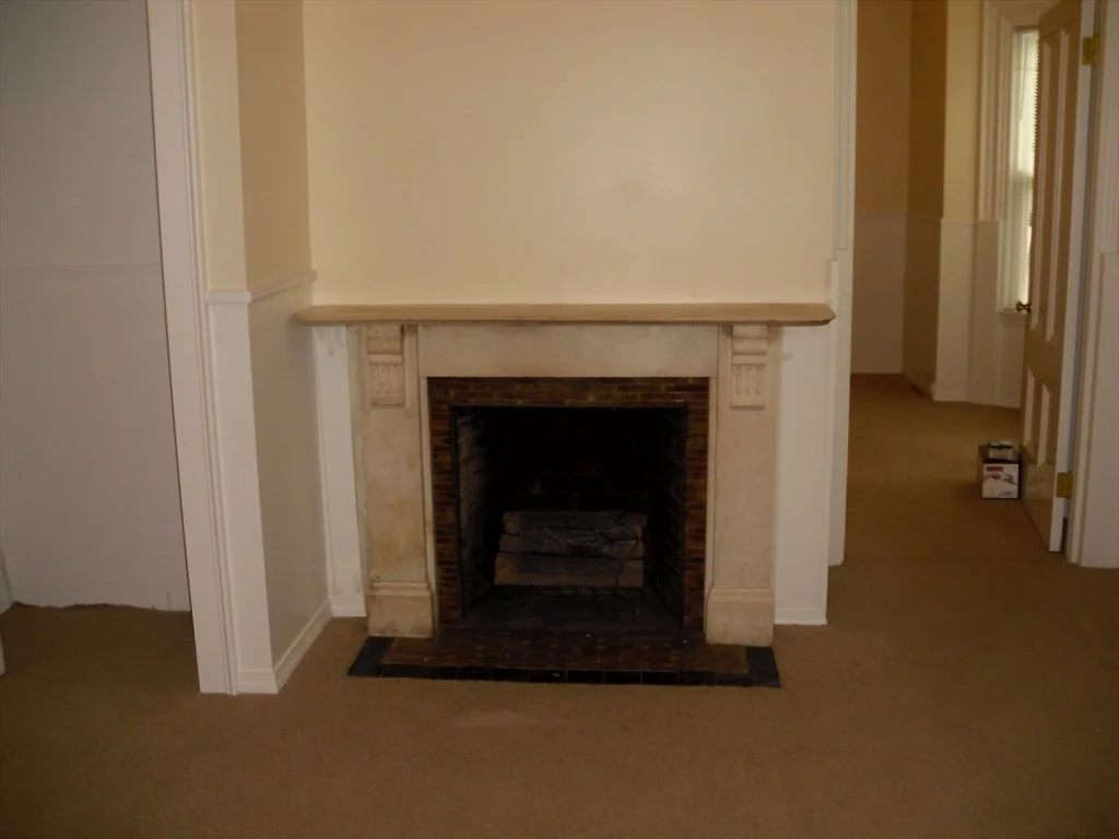 2 bed, 1 bath apartment for rent at 112 S Main St Unit 2, Middleboro — photo 4 of 5