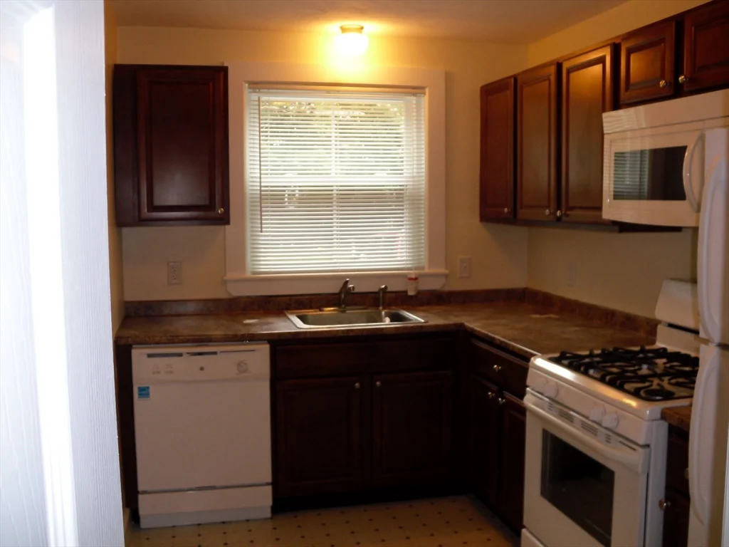 1 bed, 1 bath apartment for rent at 112 S Main St Unit 6, Middleboro — photo 6 of 6