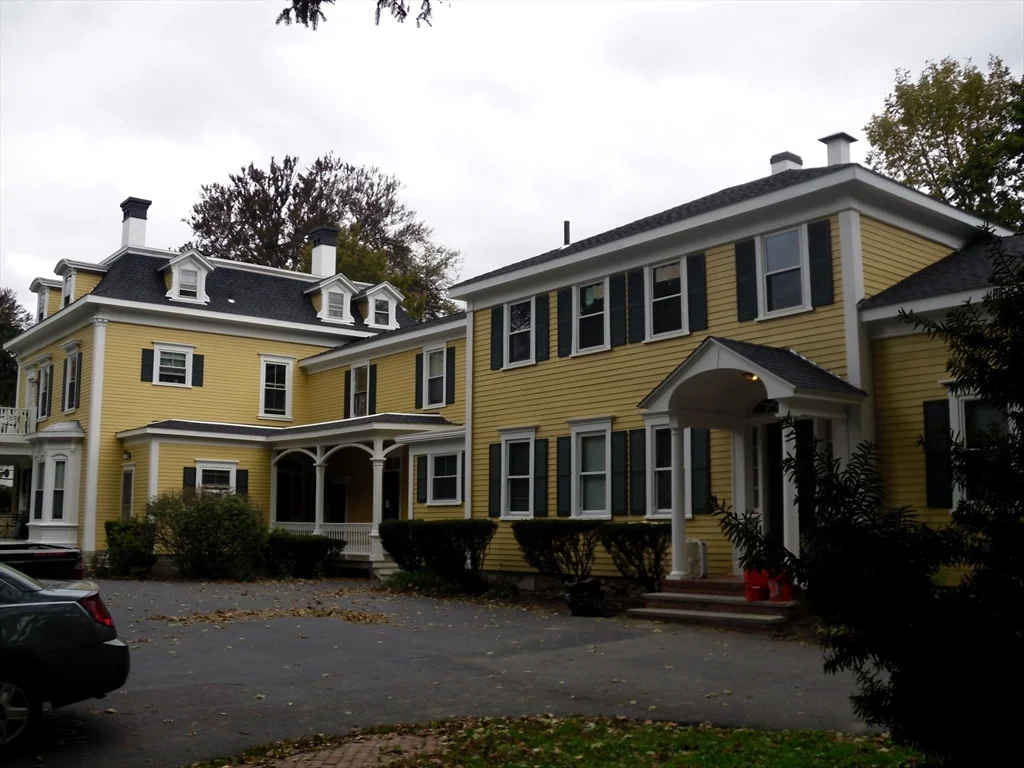 1 bed, 1 bath apartment for rent at 112 S Main St Unit 6, Middleboro