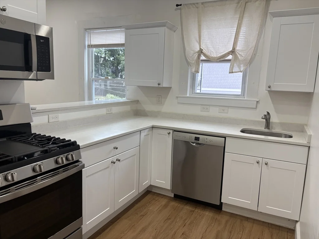 1 bed, 1 bath apartment for rent at 112 South St Unit 1, Jamaica Plain — photo 5 of 14