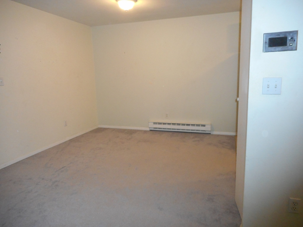 1 bed, 1 bath apartment for rent at 112 Sycamore St Unit 11, Winter Hill — photo 6 of 10