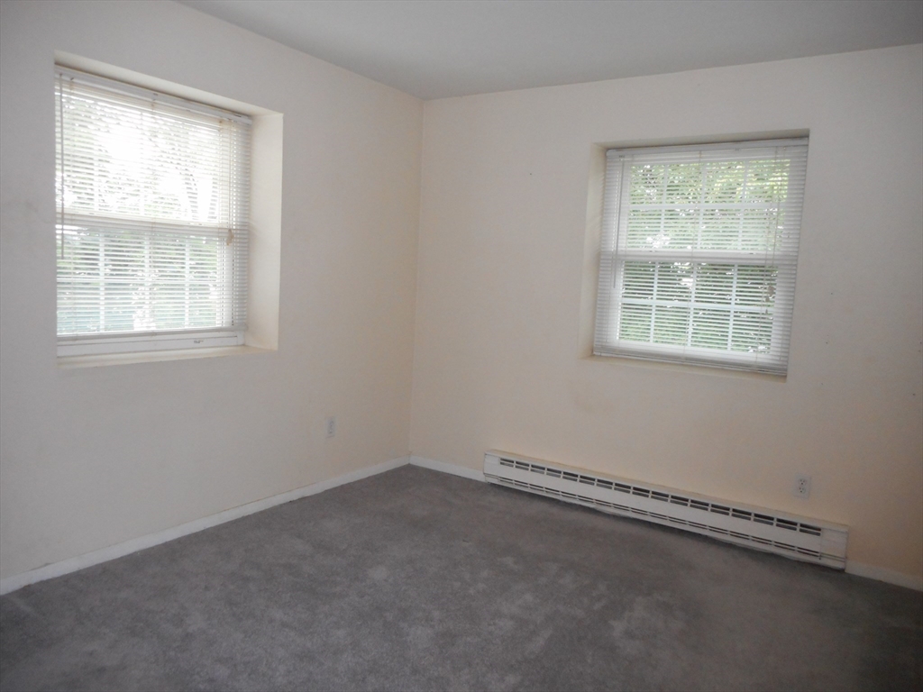 1 bed, 1 bath apartment for rent at 112 Sycamore St Unit 11, Winter Hill — photo 4 of 10