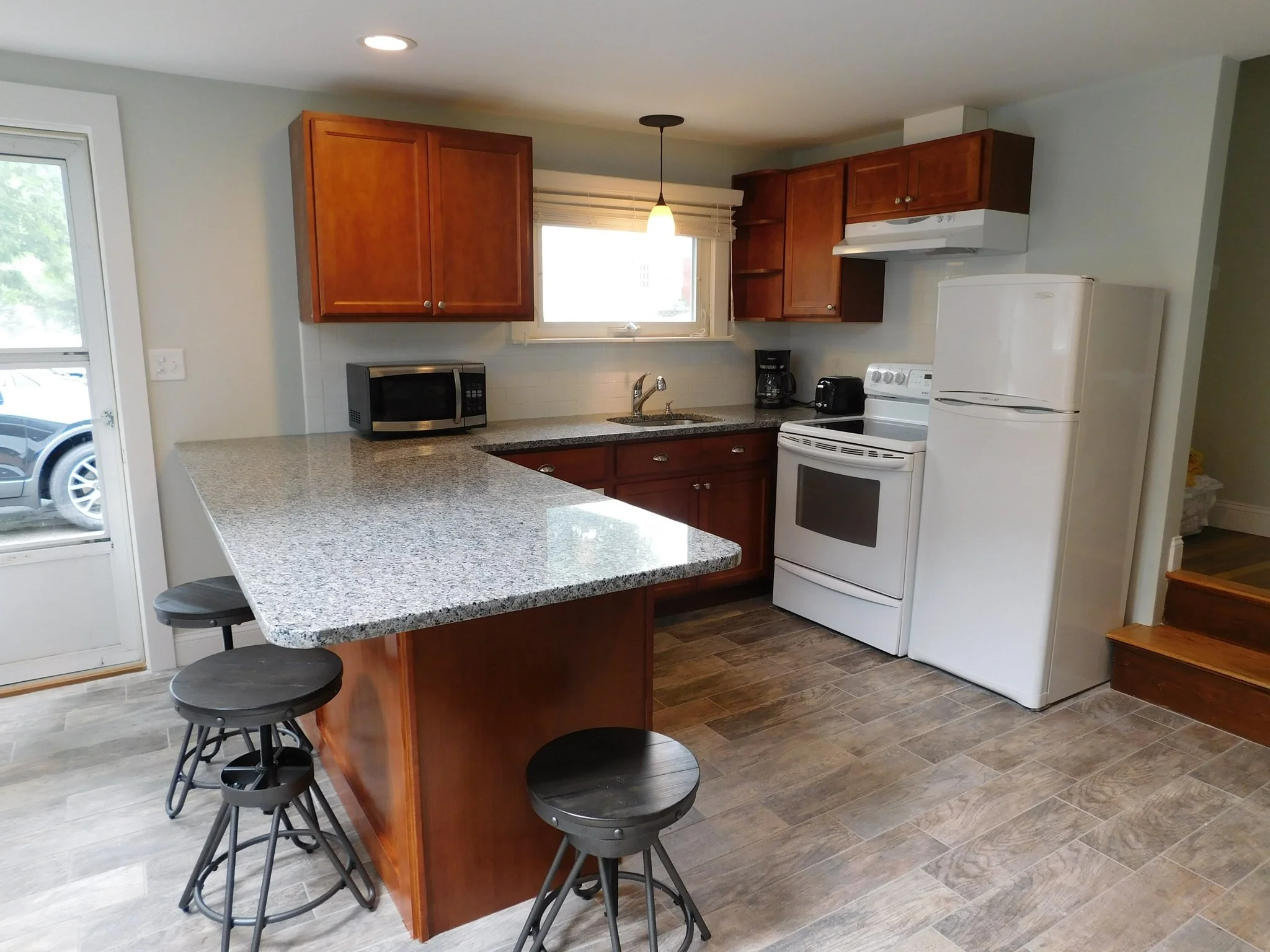 1 bed, 1 bath apartment for rent at 112 Thatcher Rd Unit 0, Gloucester — photo 2 of 6