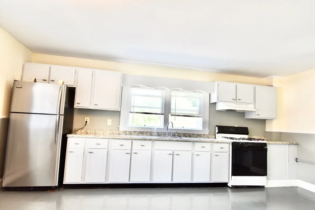3 bed, 1 bath apartment for rent at 112 Victory Rd Unit 2, Dorchester — photo 16 of 29