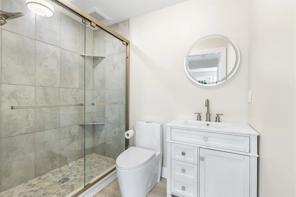 1 bed, 1 bath apartment for rent at 112 West Main Unit 1, Barnstable — photo 12 of 16