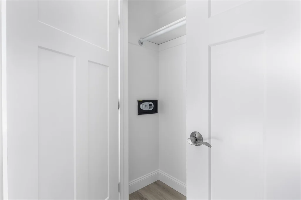 1 bed, 1 bath apartment for rent at 112 West Main Unit 8, Barnstable — photo 10 of 16