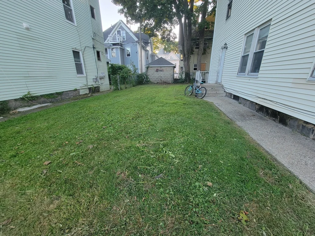 3 bed, 1 bath apartment for rent at 112 West St Unit 3, Worcester — photo 10 of 11