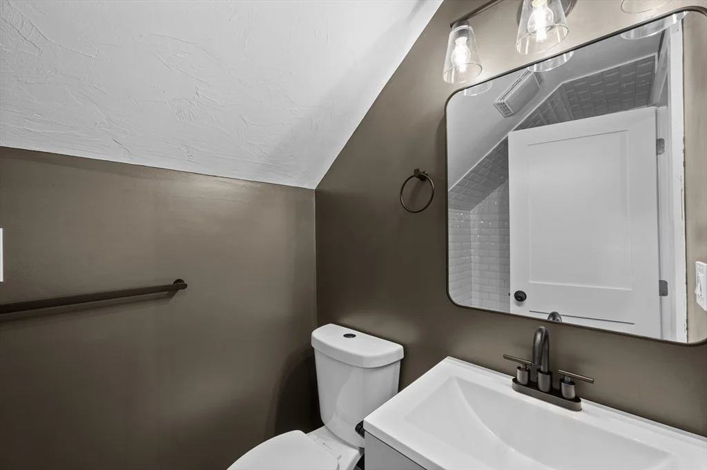 4 bed, 2 bath apartment for rent at 112 Westminster St Unit 2, Fitchburg — photo 16 of 37