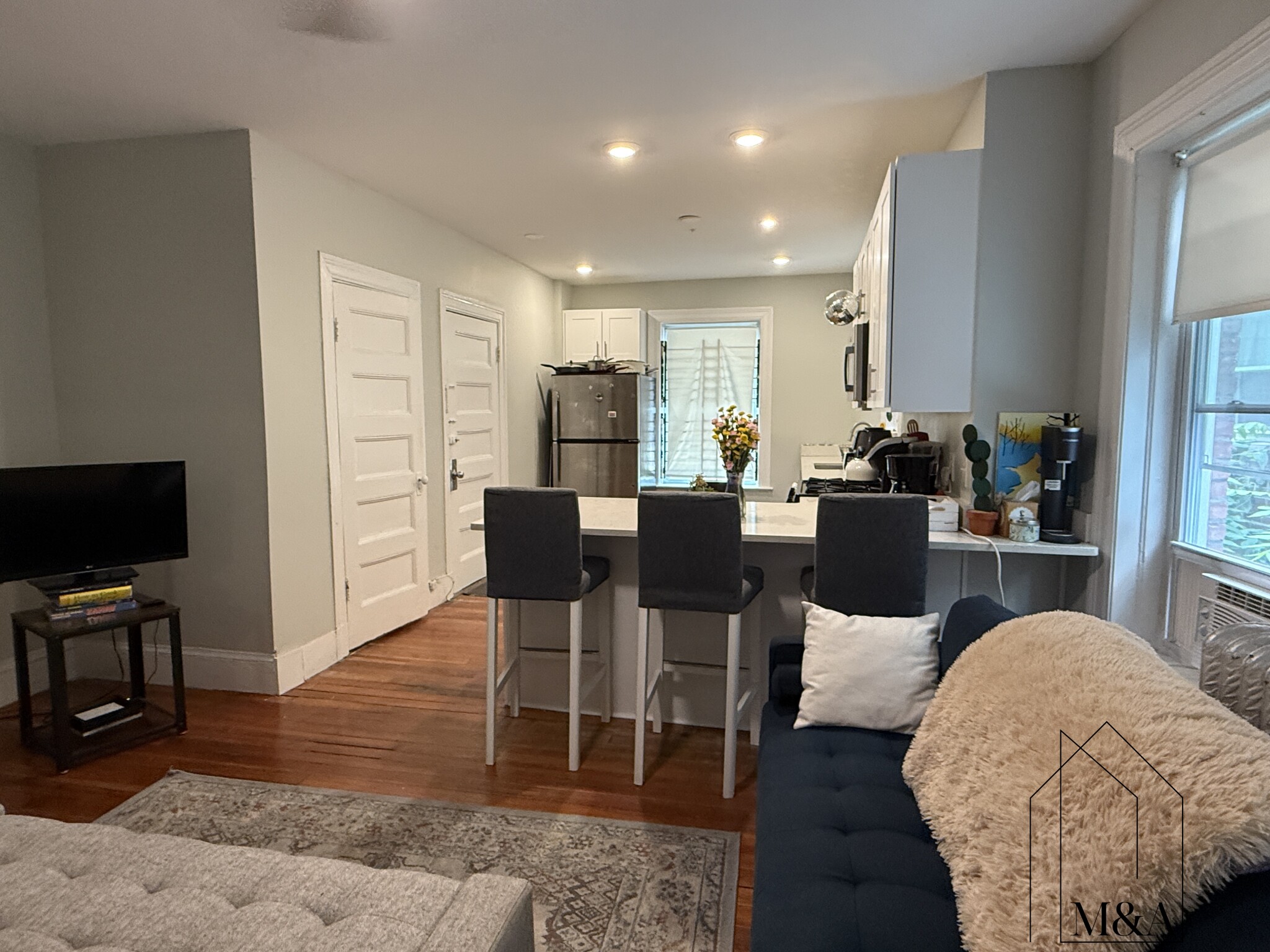 3 bed, 2 bath apartment for rent at 112 Winthrop Rd Unit 2, Aspinwall Hill — photo 3 of 15