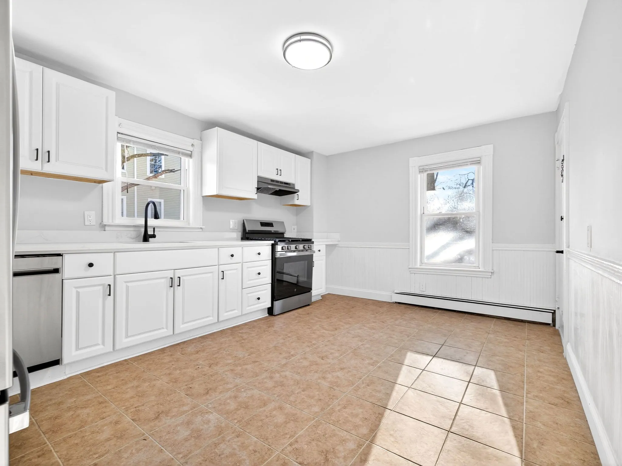 2 bed, 1 bath apartment for rent at 112 Woodstock St Unit 1, West Somerville