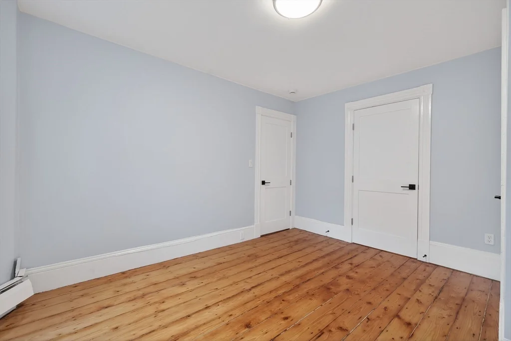 3 bed, 1 bath apartment for rent at 112 Woodstock Unit 2, Teele Square — photo 7 of 13