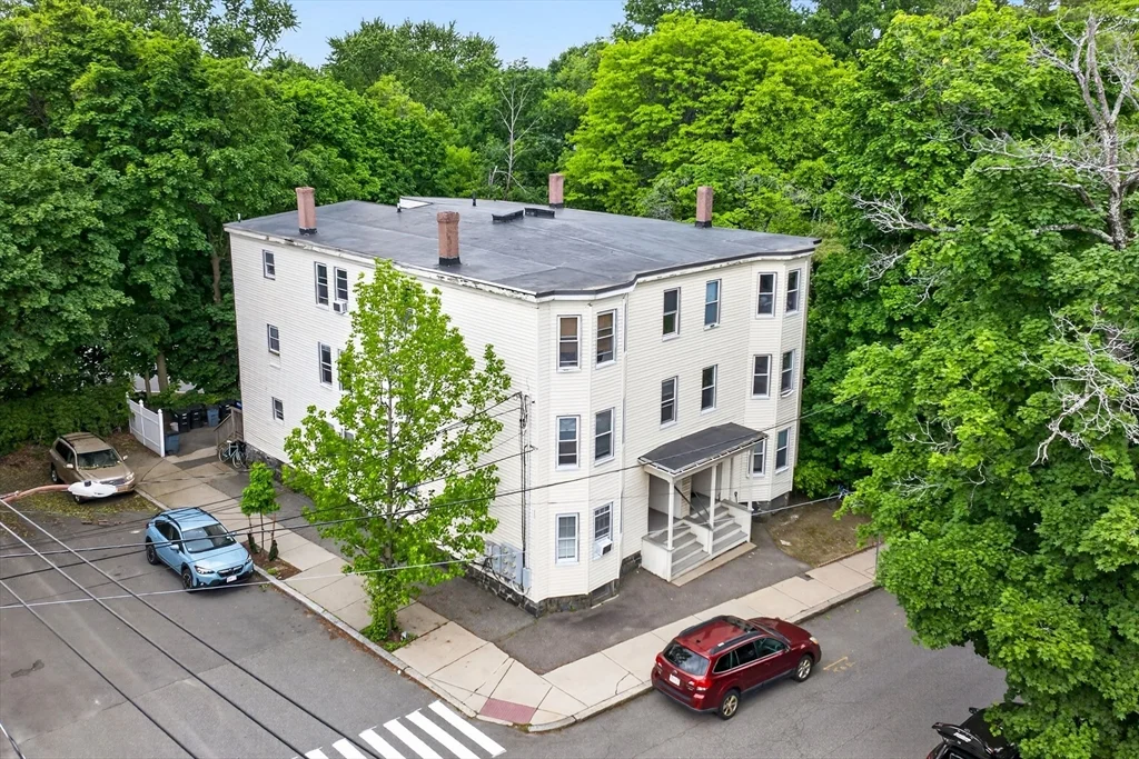 3 bed, 1 bath apartment for rent at 112 Woodstock Unit 2, Teele Square — photo 12 of 13