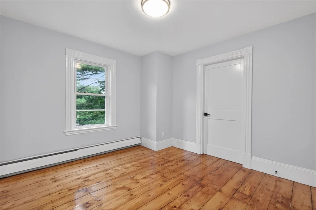 3 bed, 1 bath apartment for rent at 112 Woodstock Unit 2, Teele Square — photo 10 of 13