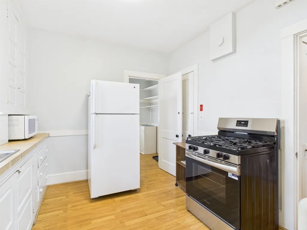 2 bed, 1 bath apartment for rent at 1120 Centre St Unit 1, Newton Center — photo 20 of 34