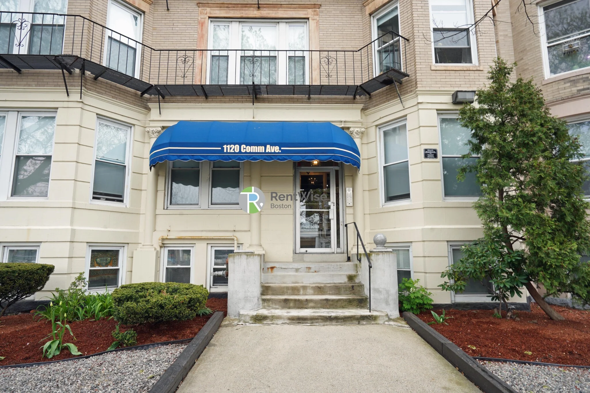 1 bed, 1 bath apartment for rent at 1120 Commonwealth Ave Unit 1, Allston — photo 5 of 6