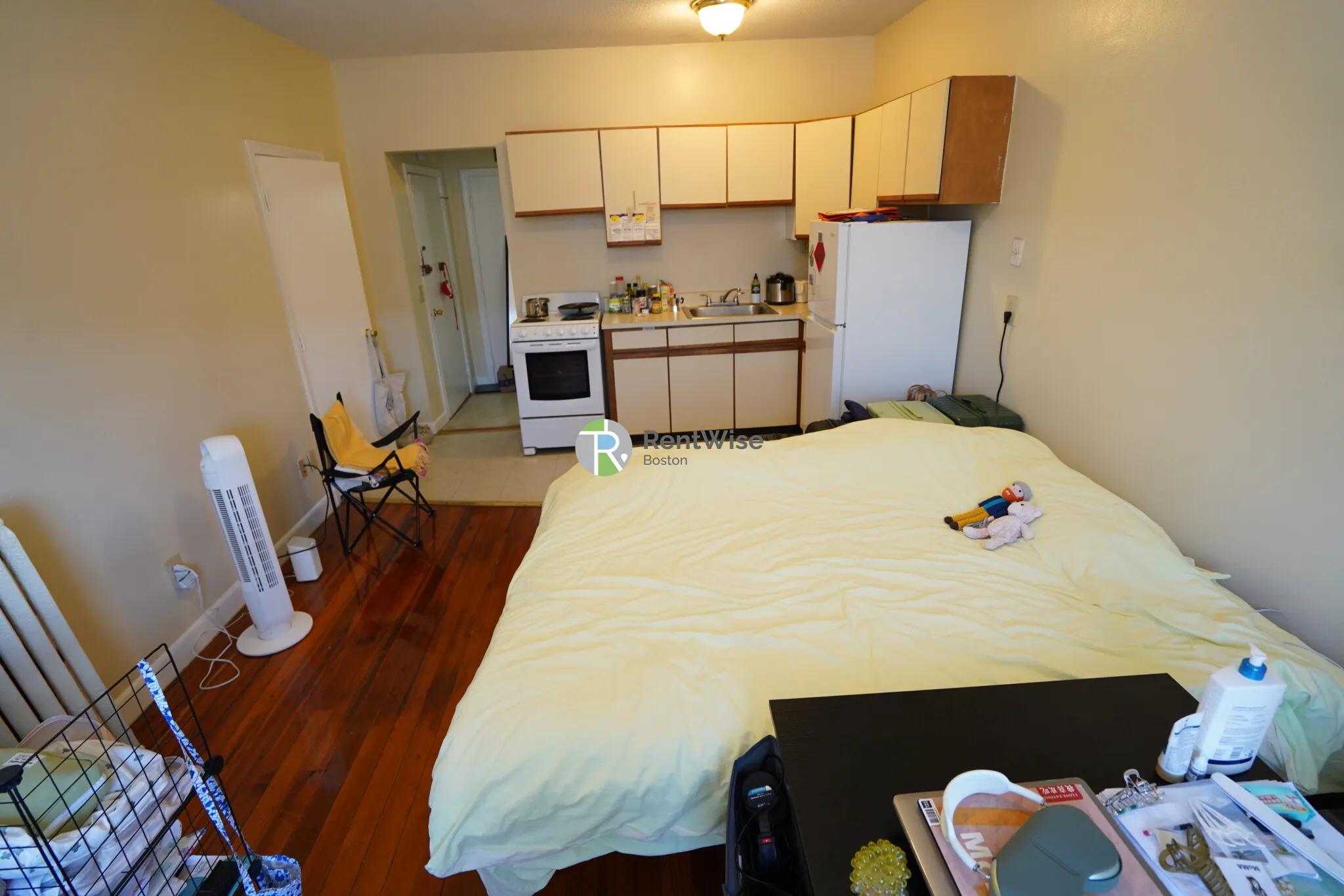 Studio bed, 1 bath apartment for rent at 1120 Commonwealth Ave Unit 10, Allston — photo 4 of 8