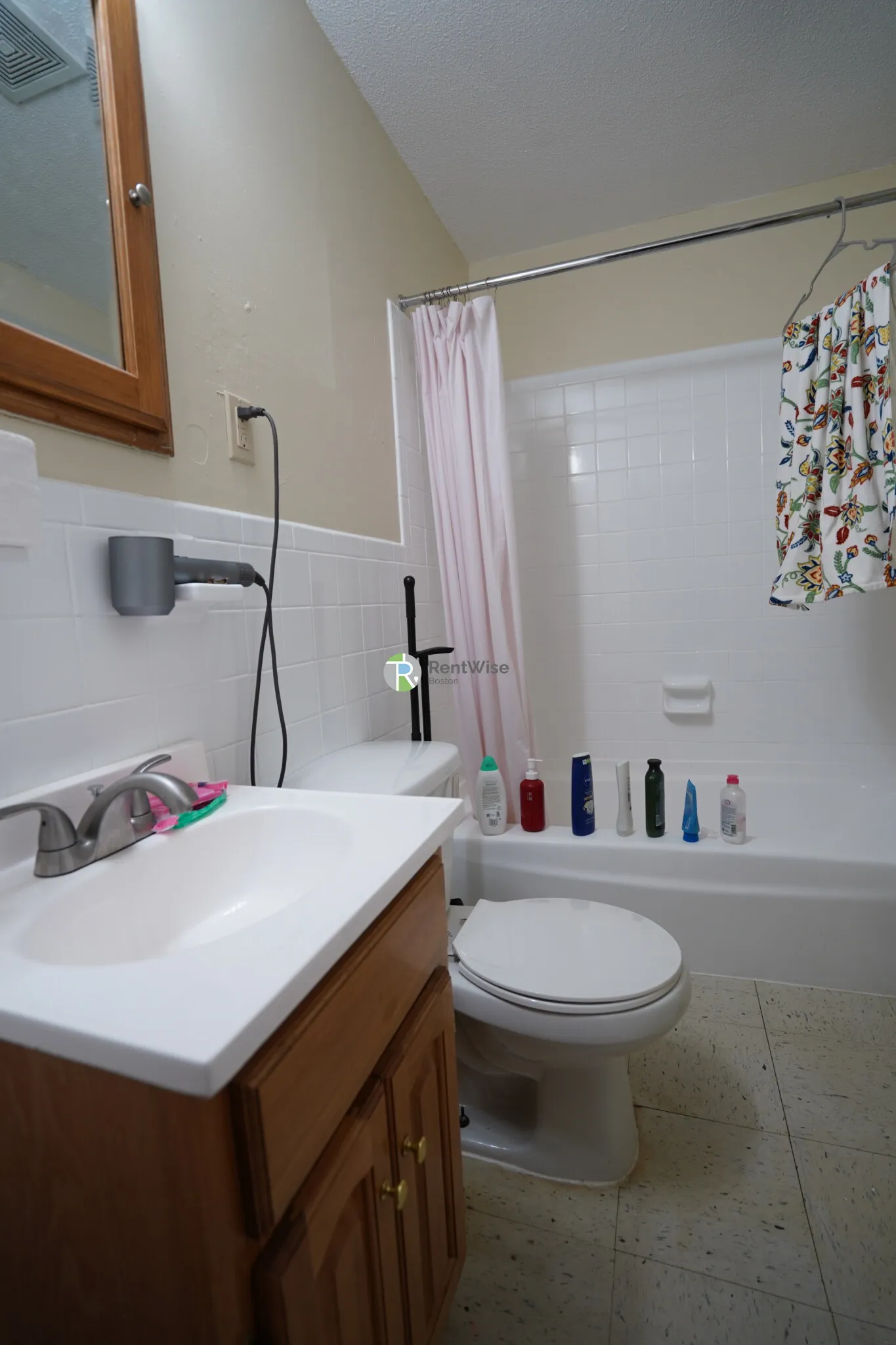 Studio bed, 1 bath apartment for rent at 1120 Commonwealth Ave Unit 10, Allston — photo 6 of 8