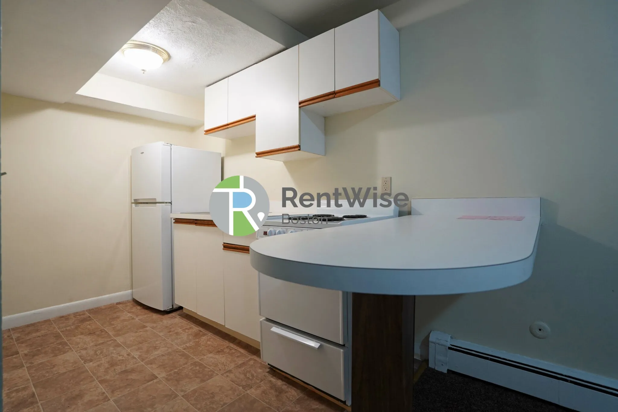 Studio bed, 1 bath apartment for rent at 1120 Commonwealth Ave Unit A, Allston — photo 4 of 5
