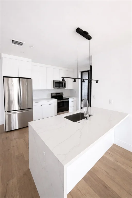 1 bed, 1 bath apartment for rent at 1121 Dorchester Ave Unit 203, Dorchester — photo 4 of 6
