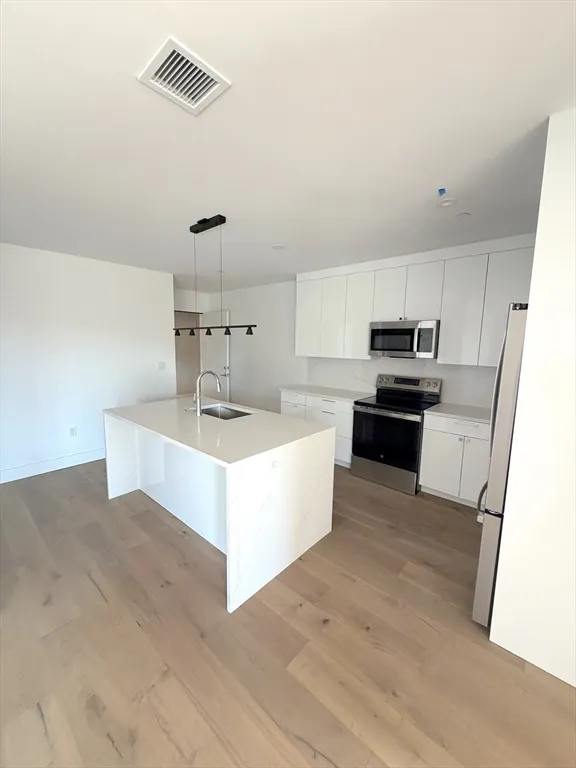 3 bed, 2 bath apartment for rent at 1121 Dorchester Ave Unit 306, Dorchester — photo 1 of 9