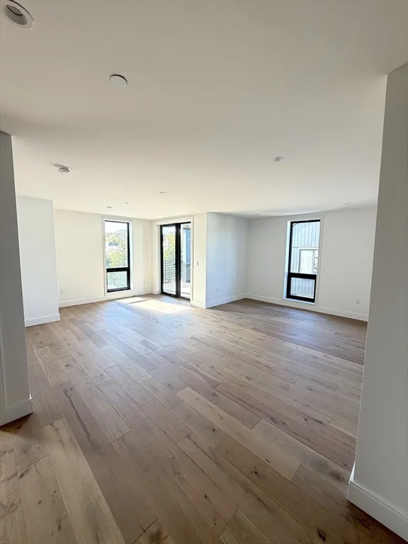 3 bed, 2 bath apartment for rent at 1121 Dorchester Ave Unit 306, Dorchester — photo 2 of 9
