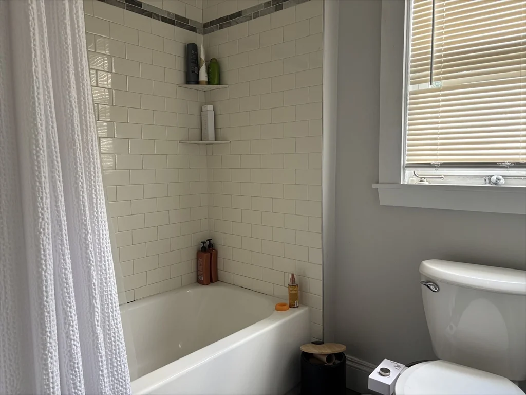 3 bed, 1 bath apartment for rent at 1122 Adams St Unit 1, Dorchester — photo 3 of 11