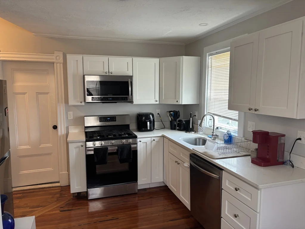 3 bed, 1 bath apartment for rent at 1122 Adams St Unit 1, Dorchester