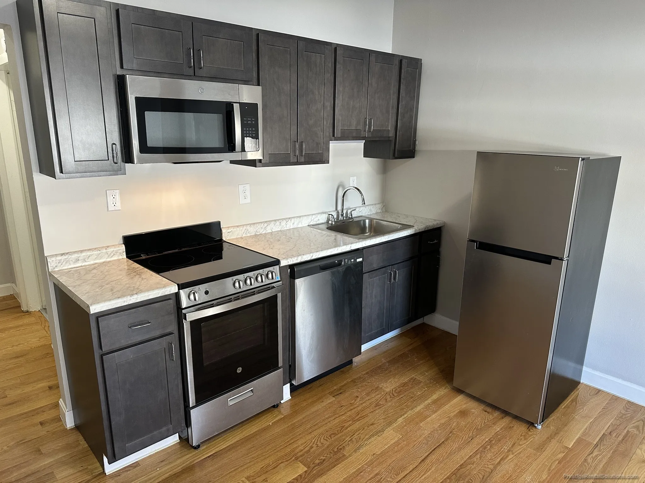 Studio bed, 1 bath apartment for rent at 1122 Commonwealth Ave Unit 1, Allston