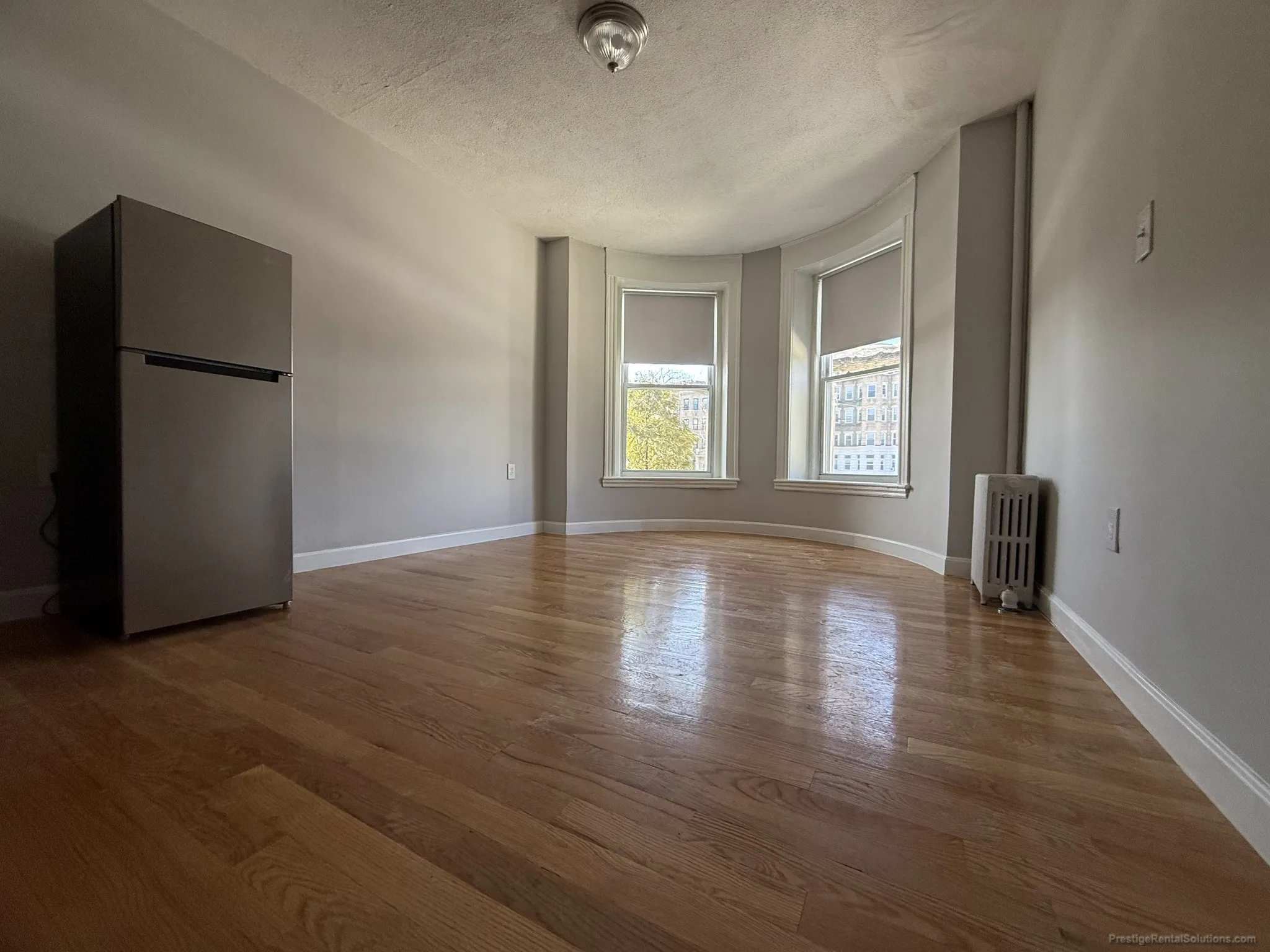 Studio bed, 1 bath apartment for rent at 1122 Commonwealth Ave Unit 1, Allston — photo 3 of 12