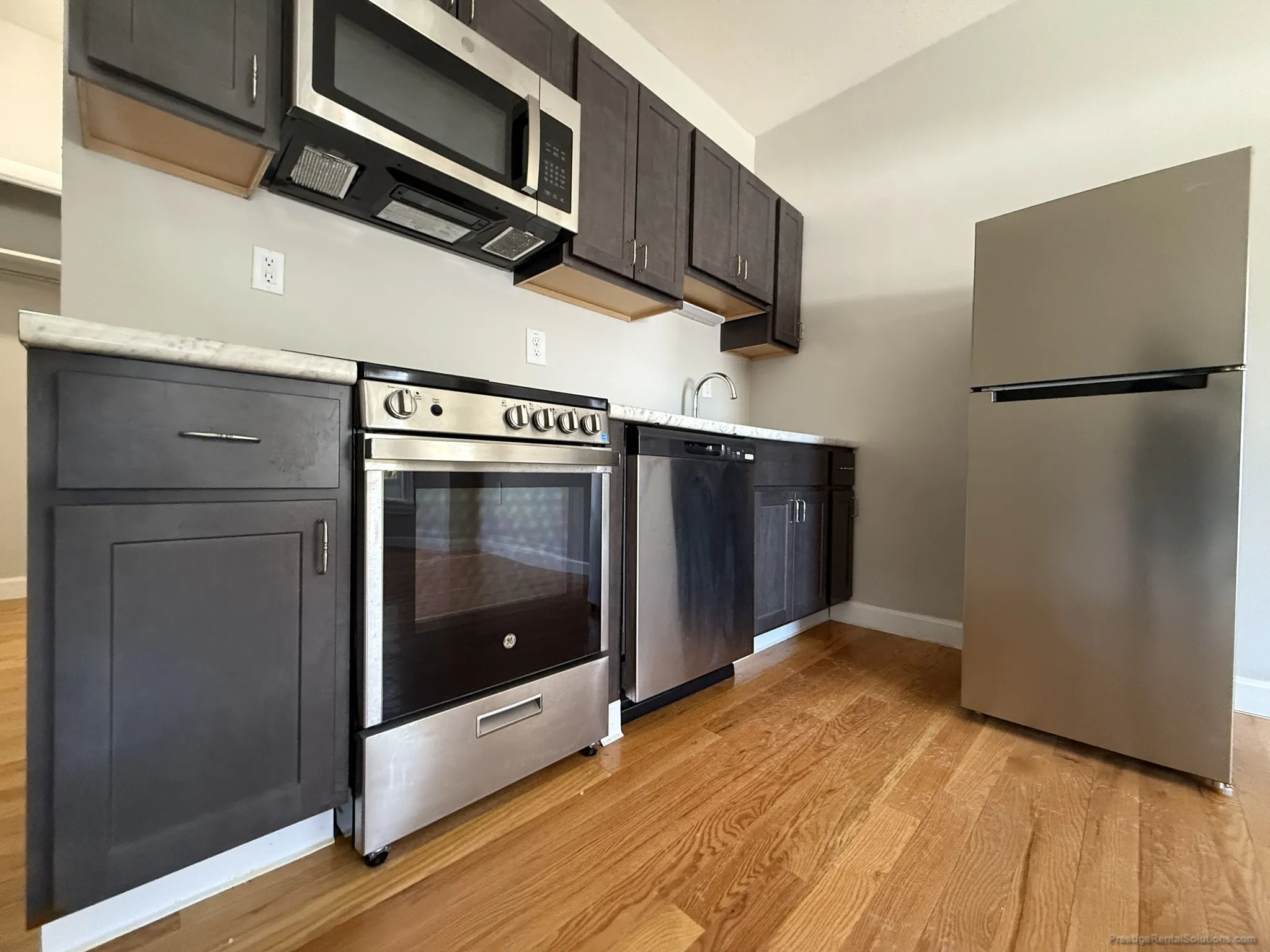 Studio bed, 1 bath apartment for rent at 1122 Commonwealth Ave Unit 1, Allston — photo 2 of 12