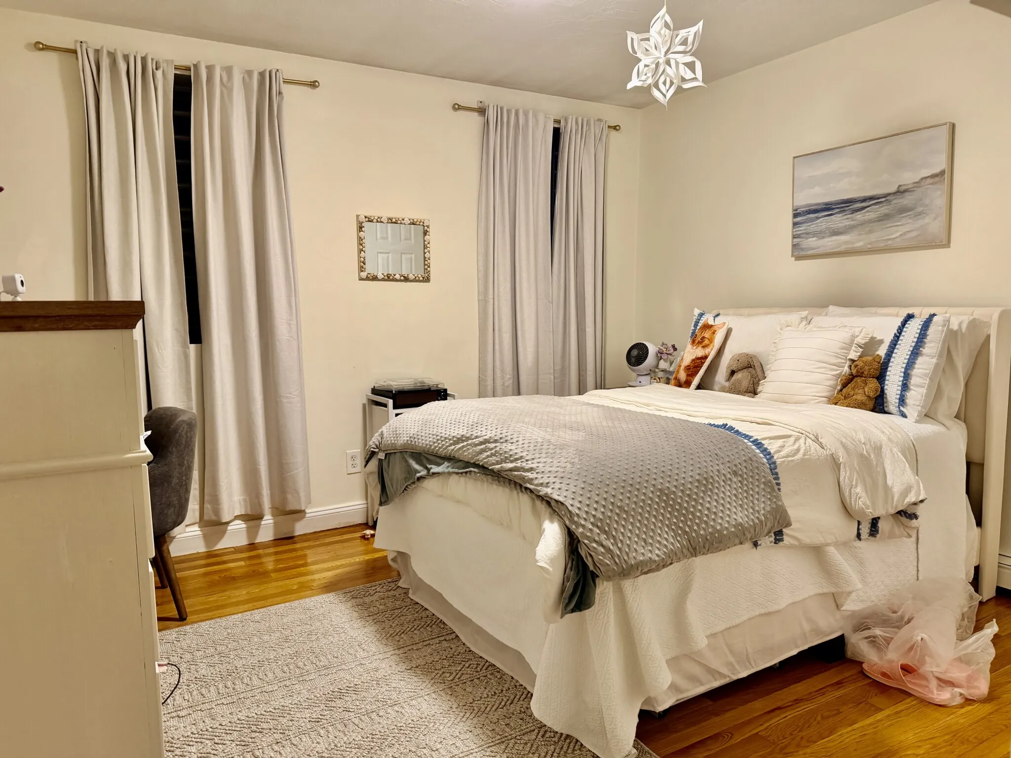 3 bed, 1 bath apartment for rent at 1122 Commonwealth Ave Unit 7, Allston — photo 2 of 13
