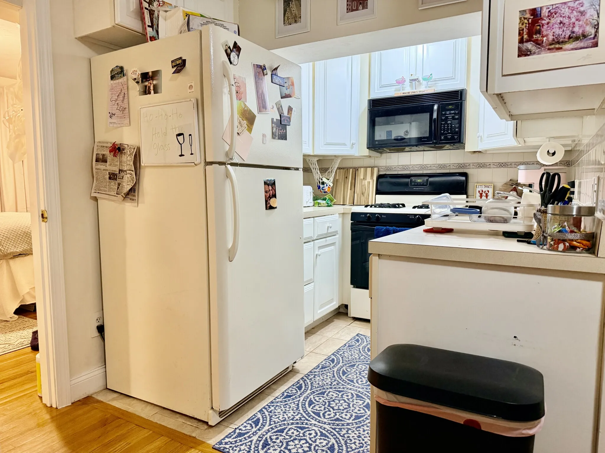 3 bed, 1 bath apartment for rent at 1122 Commonwealth Ave Unit 7, Allston — photo 1 of 13