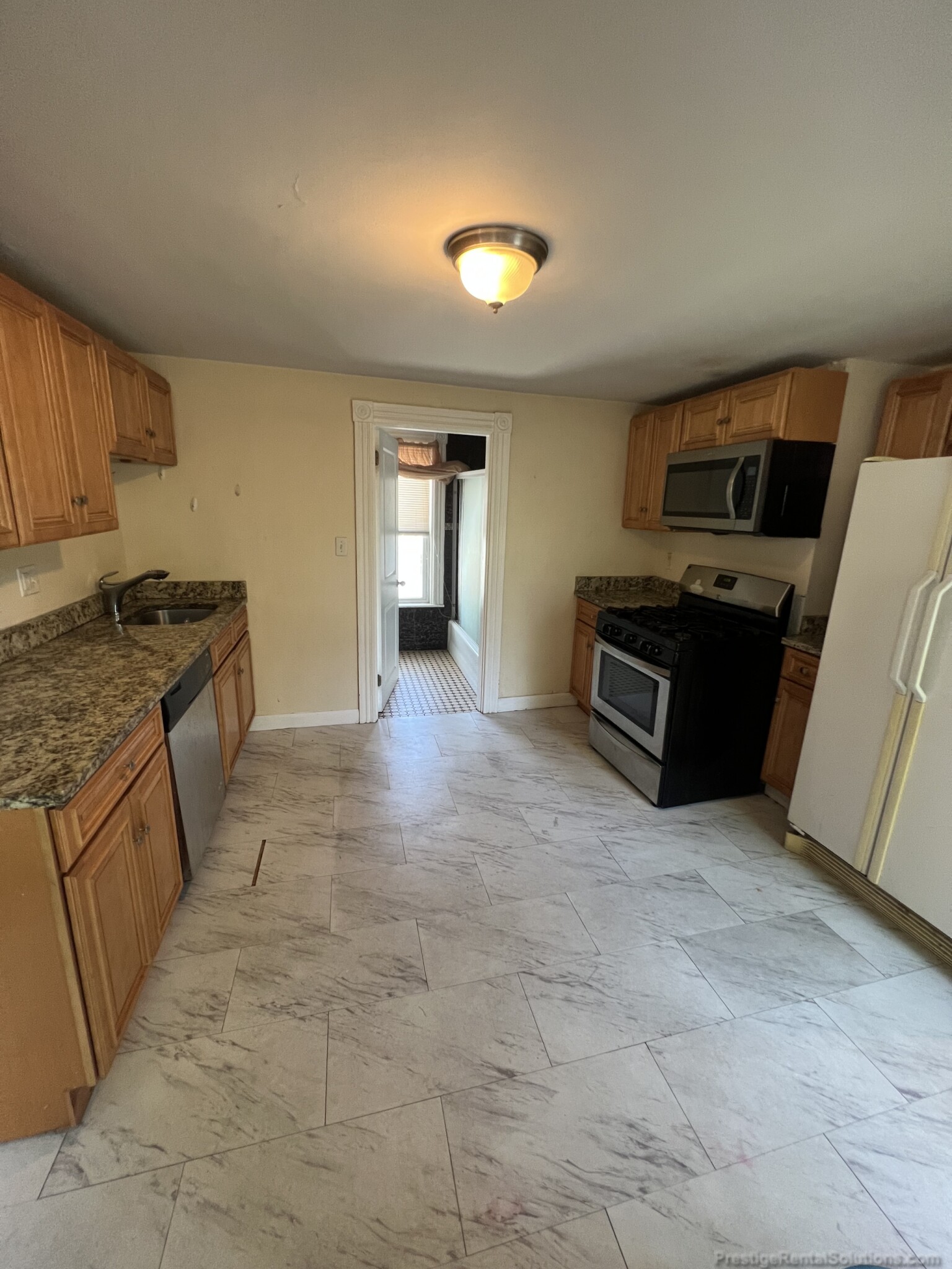 4.5 bed, 2 bath apartment for rent at 1122 River St Unit 1, Hyde Park
