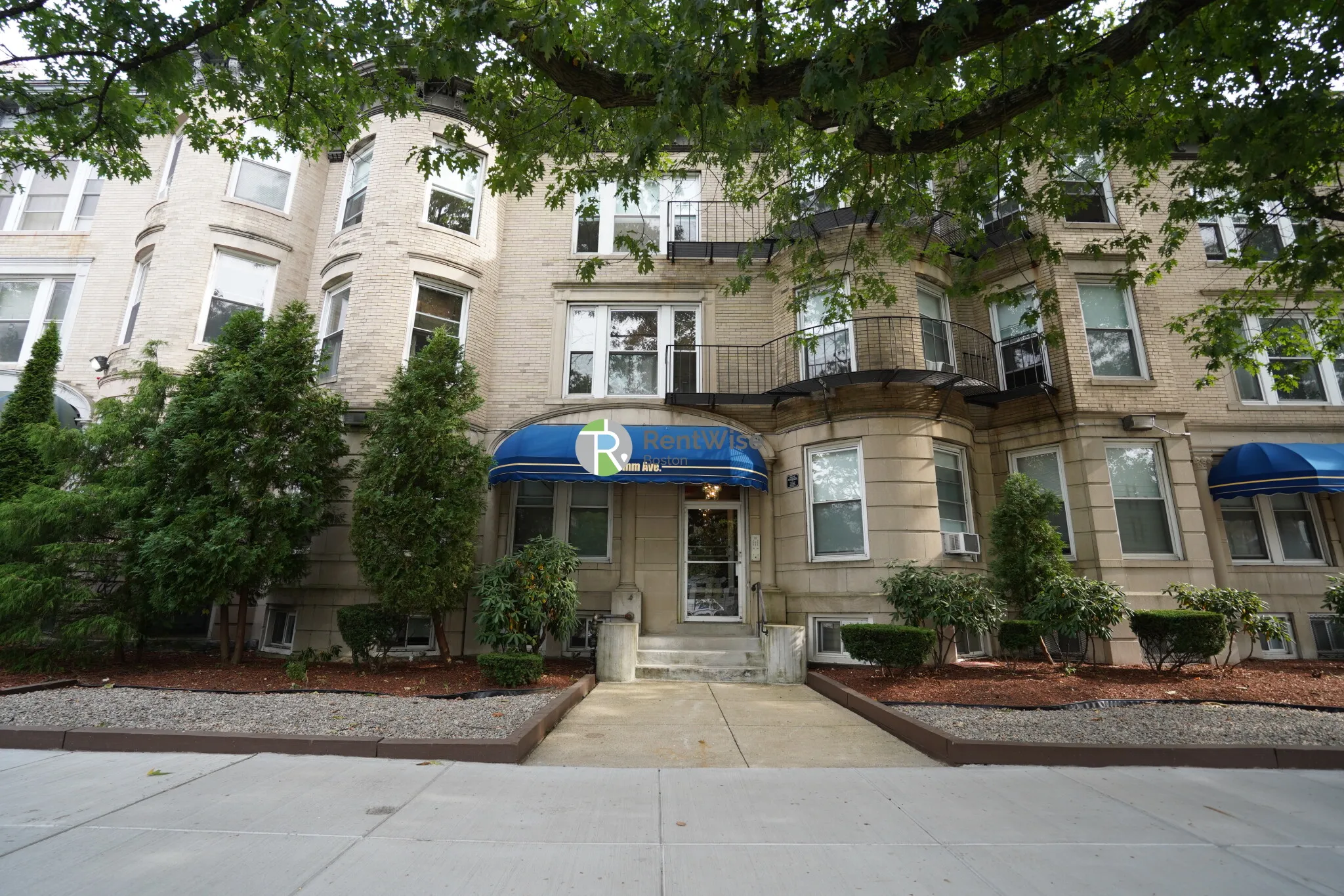 Studio bed, 1 bath apartment for rent at 1124 Commonwealth Ave Unit 1, Allston — photo 8 of 11