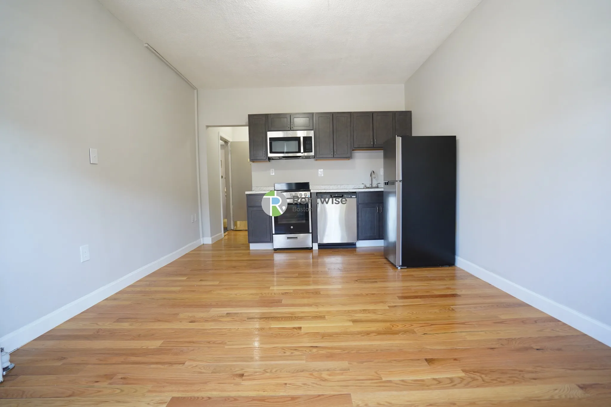 Studio bed, 1 bath apartment for rent at 1124 Commonwealth Ave Unit 1, Allston — photo 4 of 11