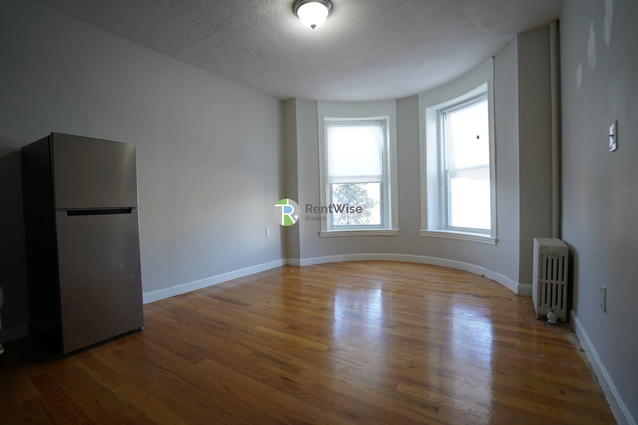 Studio bed, 1 bath apartment for rent at 1124 Commonwealth Ave Unit 1, Allston — photo 2 of 11