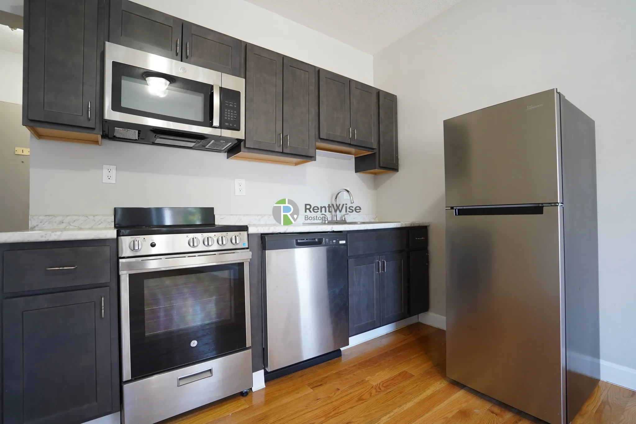 Studio bed, 1 bath apartment for rent at 1124 Commonwealth Ave Unit 1, Allston — photo 5 of 11