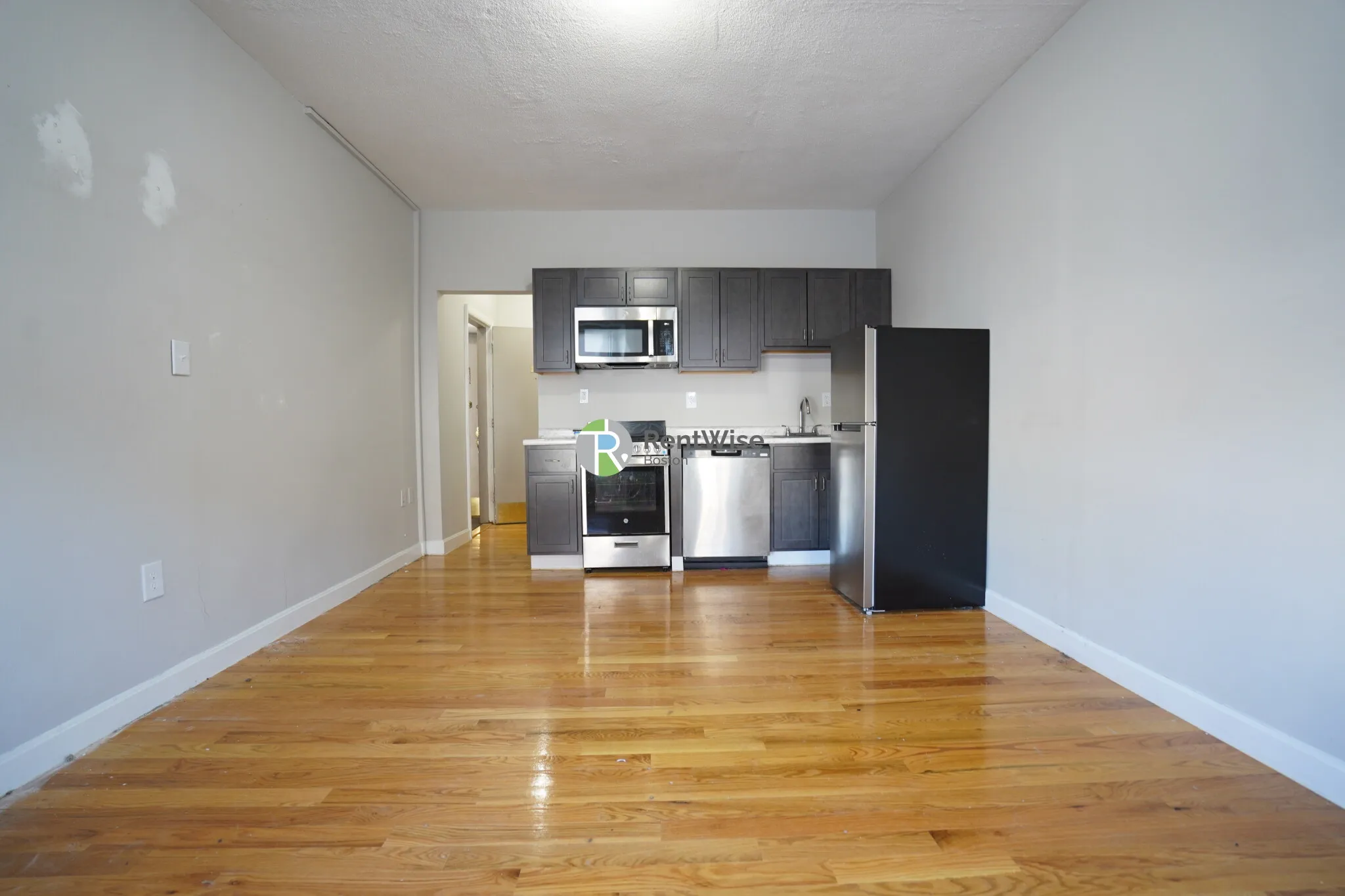Studio bed, 1 bath apartment for rent at 1124 Commonwealth Ave Unit 1, Allston — photo 4 of 11