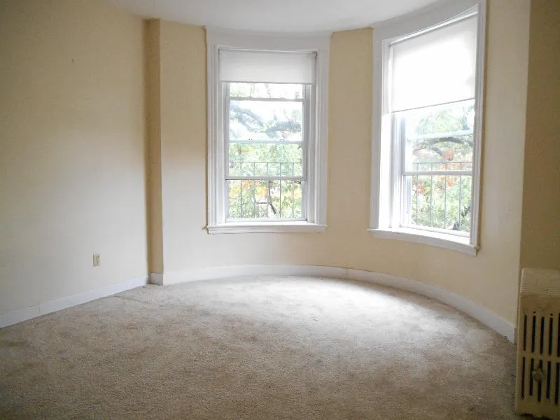 Studio bed, 1 bath apartment for rent at 1124 Commonwealth Ave Unit 5, Allston — photo 2 of 14