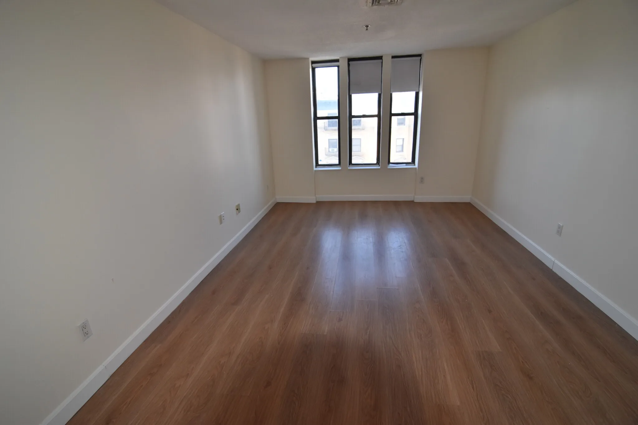 1 bed, 1 bath apartment for rent at 1126 Boylston St Unit 402, Fenway — photo 2 of 6