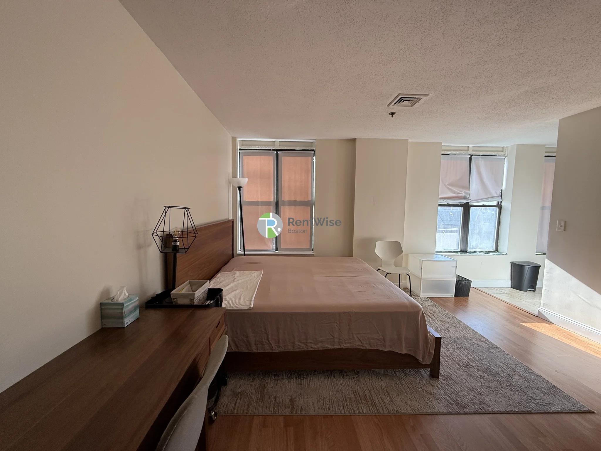 Studio bed, 1 bath apartment for rent at 1126 Boylston St Unit 405, Fenway — photo 2 of 9