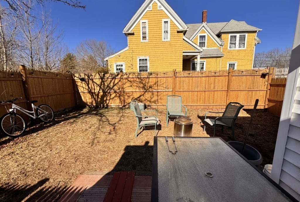 3 bed, 1 bath apartment for rent at 1126 Commercial St Unit 1, East Weymouth — photo 13 of 16