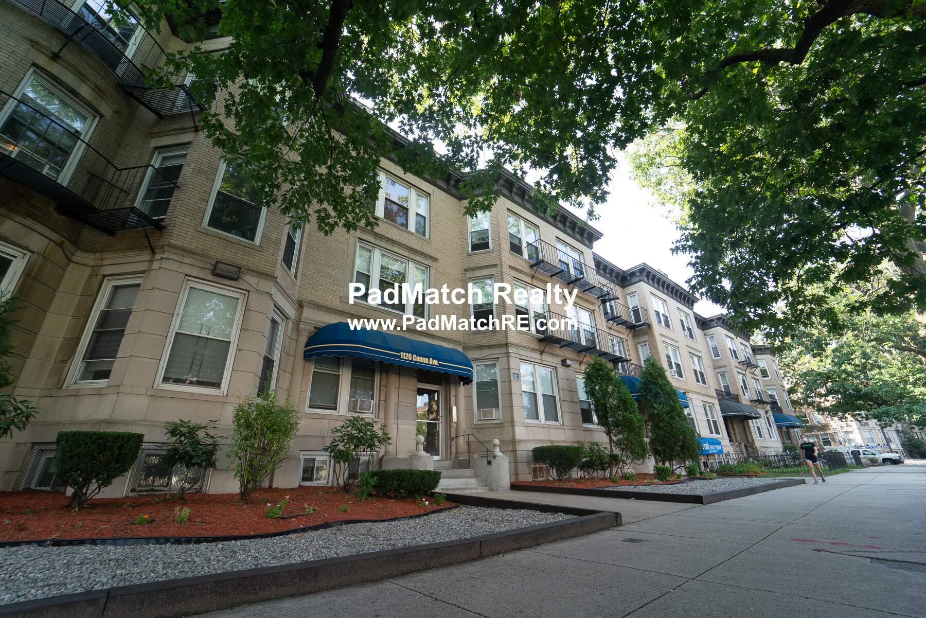 2 bed, 1 bath apartment for rent at 1126 Commonwealth Ave Unit 6, Brighton — photo 1 of 9