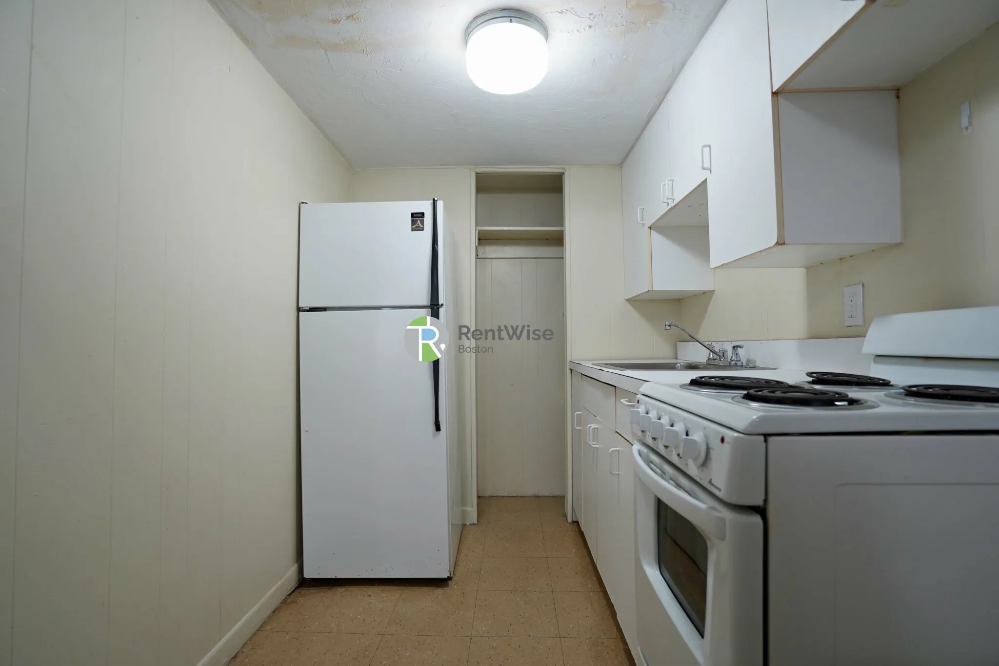 Studio bed, 1 bath apartment for rent at 1126 Commonwealth Ave Unit A, Allston — photo 13 of 15