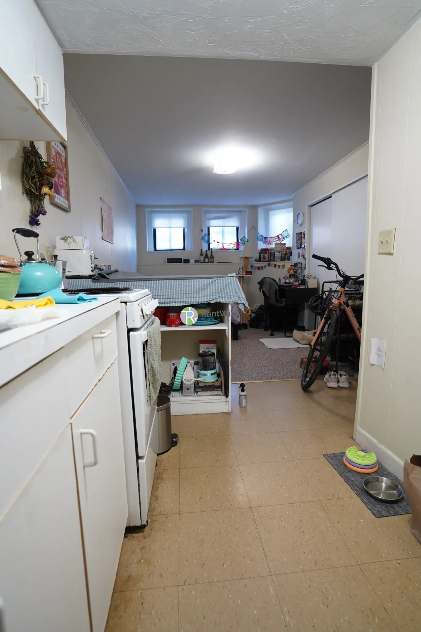 Studio bed, 1 bath apartment for rent at 1126 Commonwealth Ave Unit A, Allston — photo 6 of 15